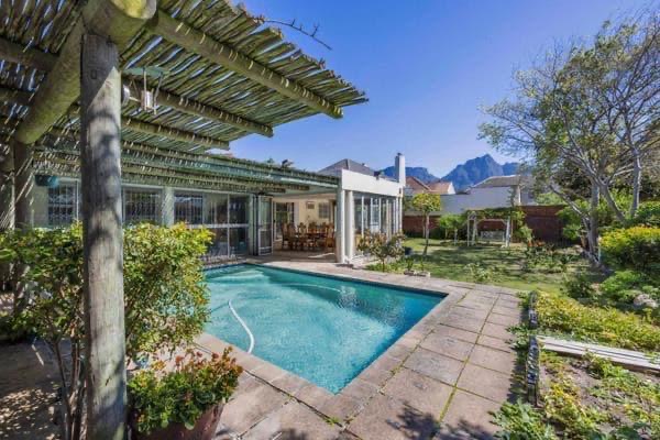 8 Bedroom Property for Sale in Rondebosch Western Cape